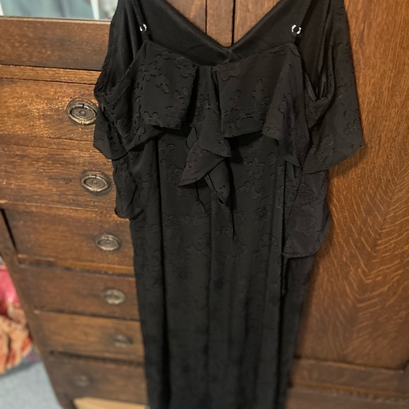 This dress is gorgeous! NWT size M ruffled layered dress - Picture 5 of 8